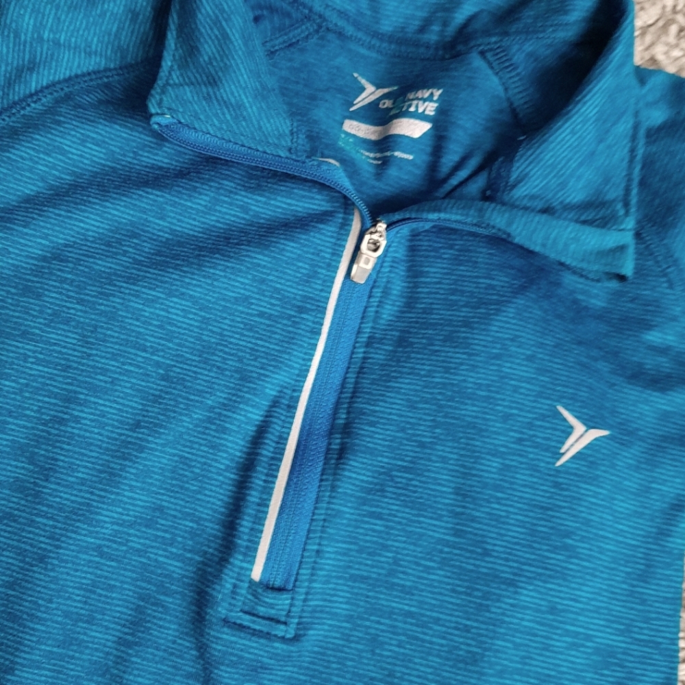Old Navy turquoise training top - Picture 7 of 7